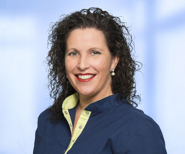Zahnärztin und Klinikleitung Dr. Anja Melina Heiß